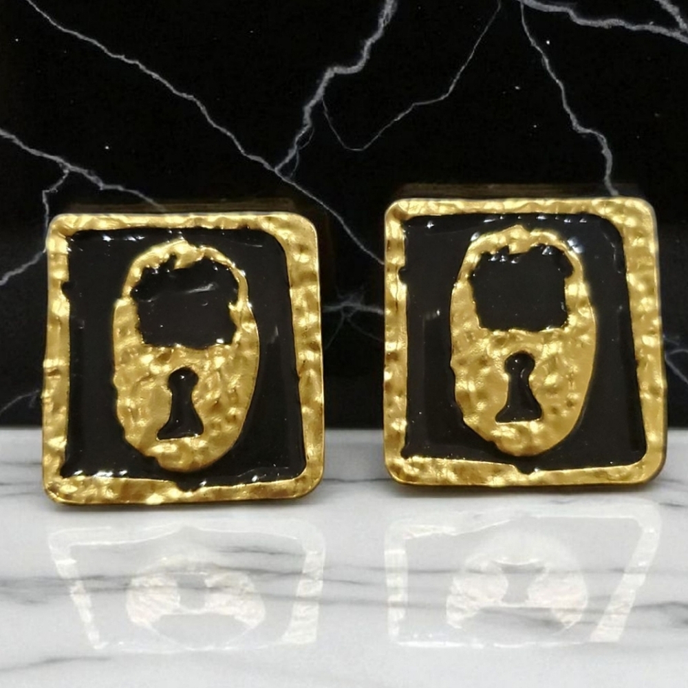 Luxury Designer Look Hammered Matte Gold Black Enamel Lock Keyhole Earrings!